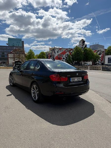 BMW Řada 3 (2015) 320d xDrive F30 - fotka 6 z 13