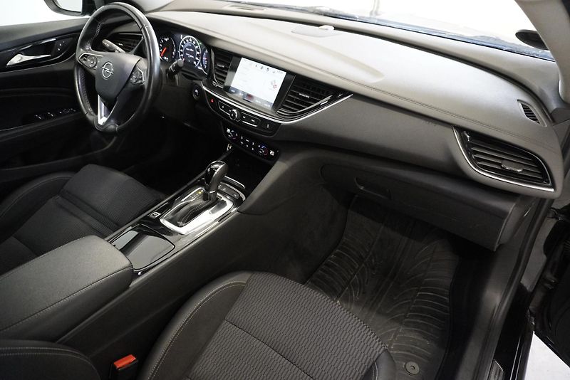Opel Insignia 2,0 CDTI 125 kW SPORT AUTOMAT - fotka 27 z 29