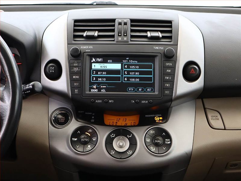 Toyota RAV4 (2008) 2.2 D-CAT, 4X4, Tempomat - fotka 10 z 19