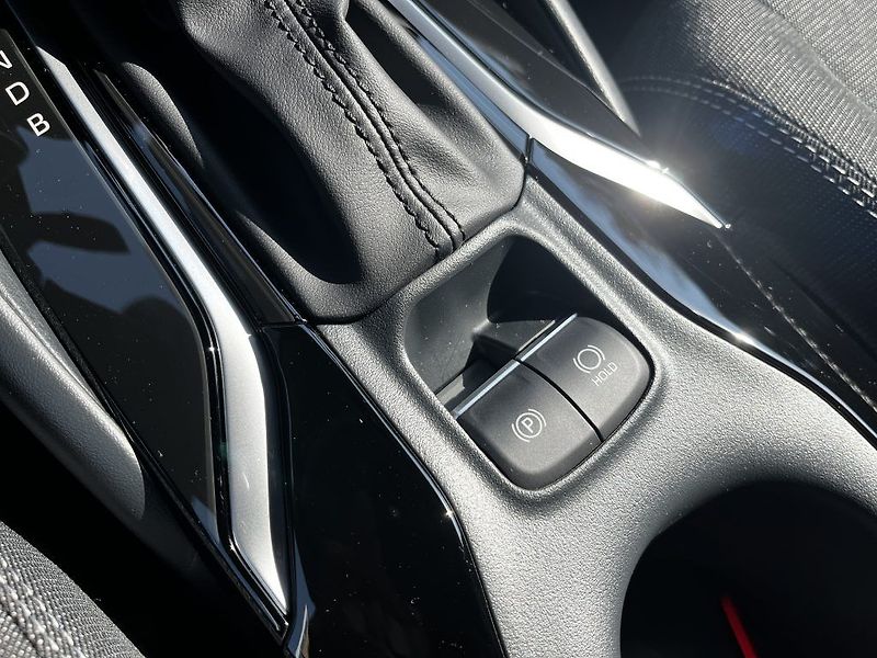 Toyota Corolla SD 1.8 Hybrid ODBĚR ihned - fotka 24 z 33