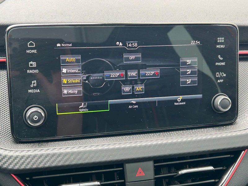 Škoda Kamiq (2025) Monte Carlo 1.0 TSI 85 kW - fotka 23 z 32