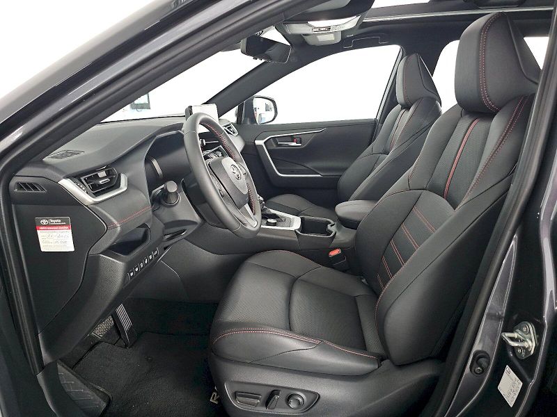 Toyota RAV4 (2025) 2.5PHEV 309k 4X4 EXECUTIVE SKY - fotka 6 z 28