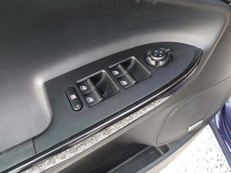 Alfa Romeo Giulietta 1,4 TB 125kW Navi Panorama - fotka 17 z 39