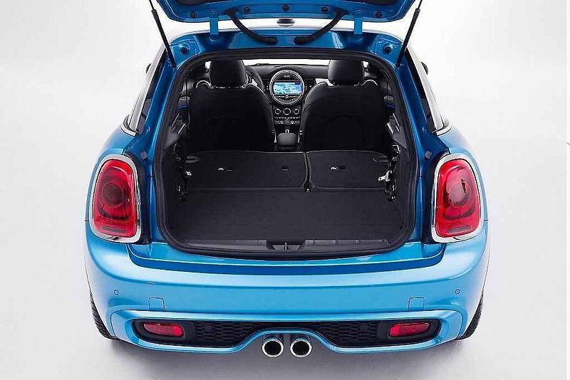Mini 5 door.