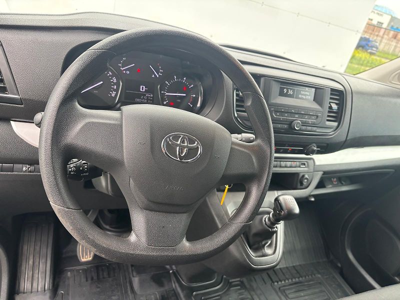 Toyota ProAce Verso 2,0 D-4D L2 - fotka 14 z 23