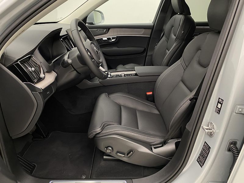 Volvo XC90 (2026) B5 AWD AUT BRIGHT PLUS 7míst - fotka 3 z 67