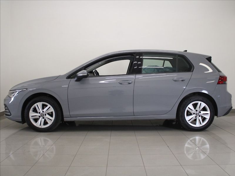 Volkswagen Golf 1,0 TSi 81kW Life ČR 73tkm. - fotka 5 z 18
