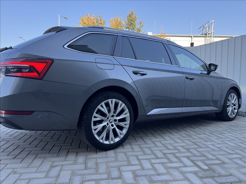 Škoda Superb 2,0 TDI DSG STYLE 1.maj. ČR - fotka 18 z 50