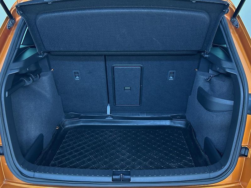 Škoda Karoq Sportline - fotka 10 z 27