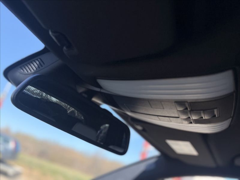 Mercedes-Benz Třídy E 250CDI 4-MATIC NOVÉ V ČR - fotka 17 z 35