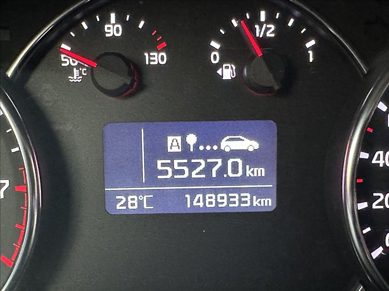 Kia Carens 1,6 GDI 135PS  Comfort Plus - fotka 35 z 50