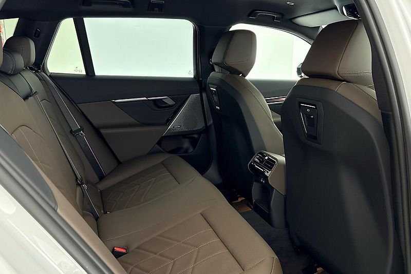 BMW Řada 5 540d xDrive Touring - fotka 8 z 17