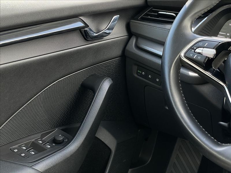 Škoda Octavia 2,0 TDI Combi Ambition Plus - fotka 13 z 22