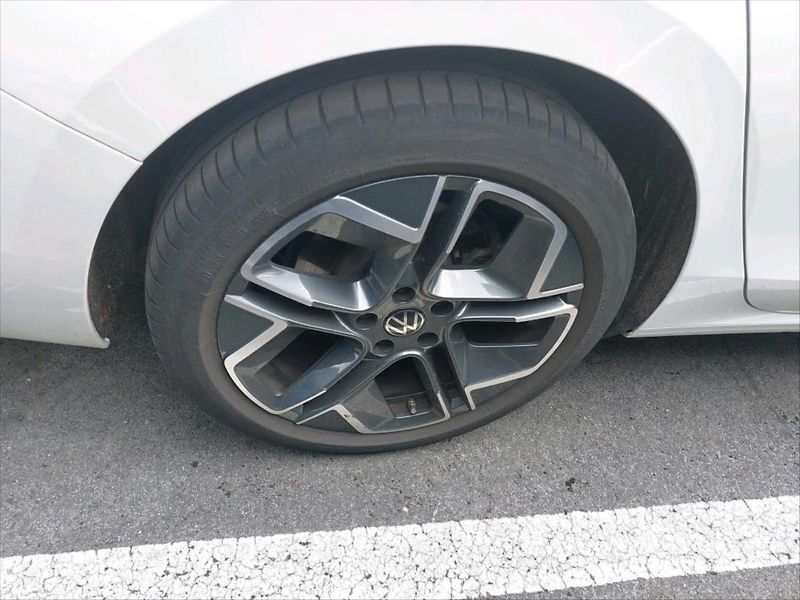 Volkswagen Passat 2,0 TDI PANORAMA,WEBASTO,TAŽNÉ - fotka 11 z 12
