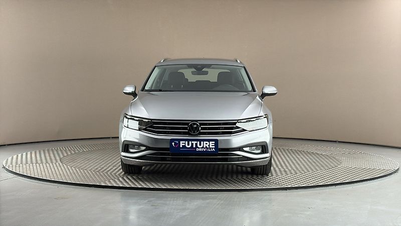 Volkswagen Passat 2.0 TDI DSG Elegance Variant - fotka 3 z 27