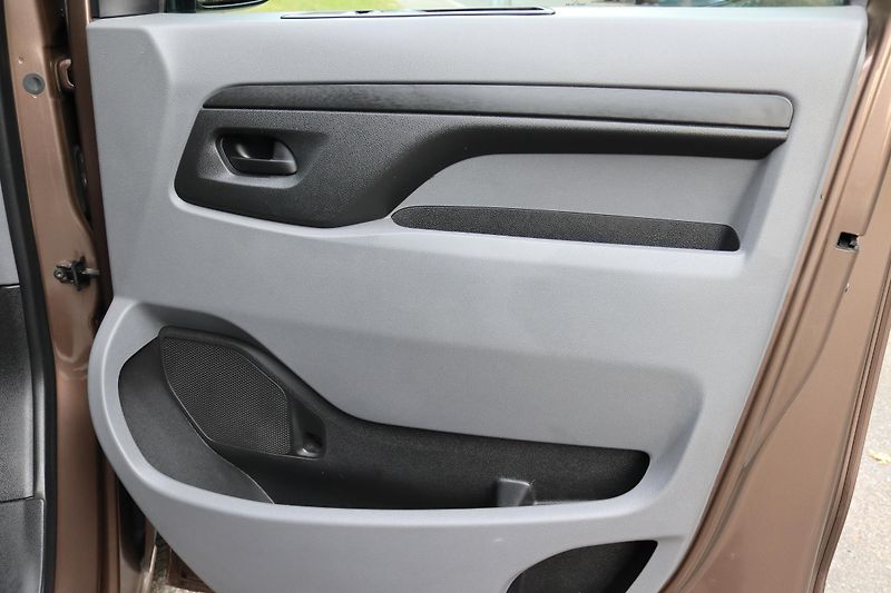 Opel Vivaro (2020) 2.0 BlueHDi/CDTi 130 kW - fotka 56 z 57