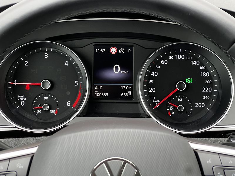 Volkswagen Passat 2.0TDI DSG 110kW Business DPH - fotka 10 z 27