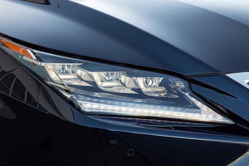Lexus RX.
