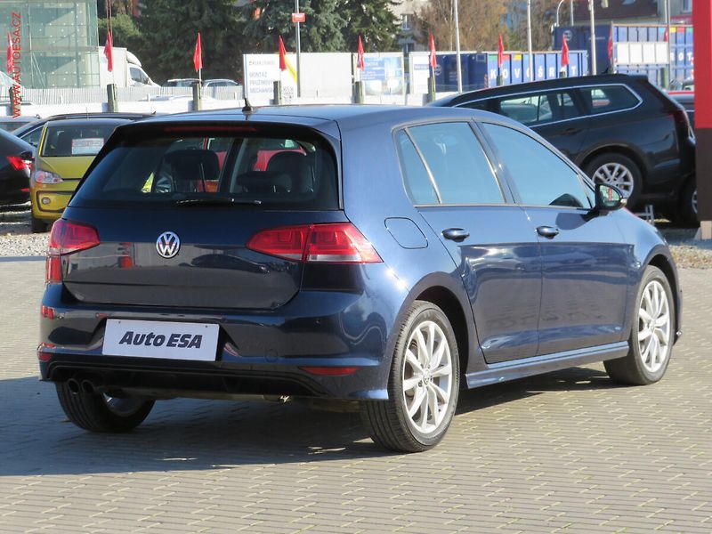 Volkswagen Golf (2016) 1.4TSi, R-line, navi - fotka 4 z 27