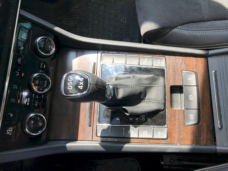 Škoda Superb (2020) COM SCOUT 4X4TD 140/2.0 7DG - fotka 28 z 29