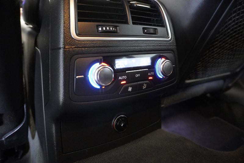 Audi A6 Avant 3.0TFSi 228 kW QUATTRO AUTOMAT - fotka 16 z 33