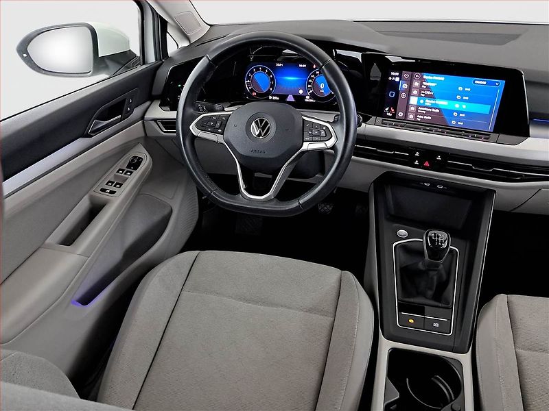 Volkswagen Golf (2022) Life 1.0 TSI, Serv.kniha, Navi - fotka 7 z 17