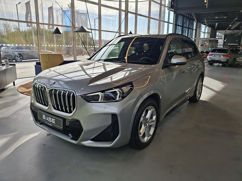 BMW X1 sDrive20i M-sport - fotka 3 z 24