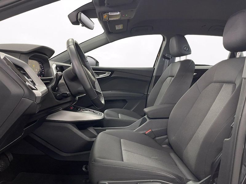 Audi Q4 e-tron 45 quattro ACC Keyless Tep.čer - fotka 7 z 16