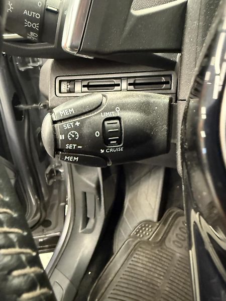 Peugeot 5008 BLUEHDI Business - fotka 14 z 18
