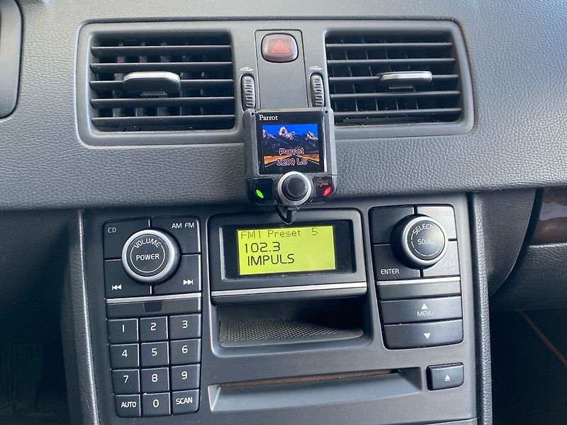 Volvo XC90 D5 AWD SUMMUM - fotka 13 z 26