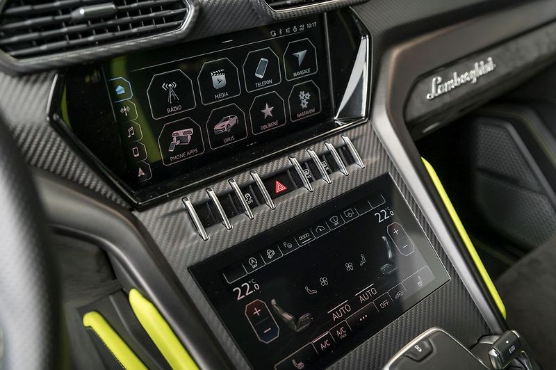 Lamborghini Urus Graphite Capsule/Pano/B&O 3D - fotka 19 z 27