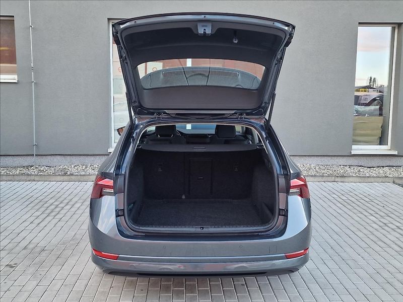 Škoda Octavia 2.0 TDI DSG Style Combi,1.Maj - fotka 41 z 50