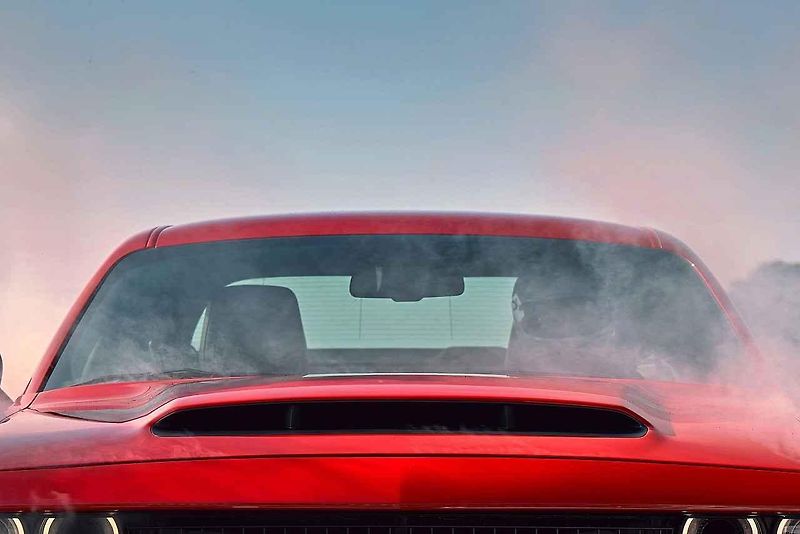 Dodge Challenger SRT Demon.