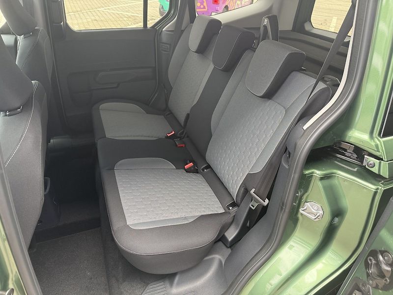 Ford Tourneo Courier (2026) Titanium, Tourneo, 1.0 EcoBoos - fotka 13 z 16