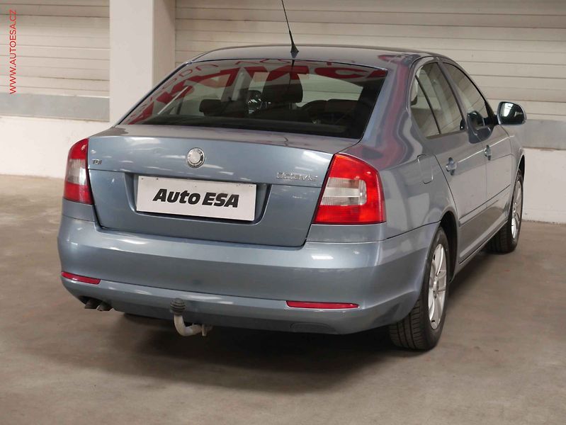 Škoda Octavia (2010) 1.9 TDI, ČR, AC, TZ, temp. - fotka 6 z 16