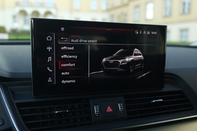 Audi Q5 40TDI quattro Matrix Cockpit - fotka 35 z 39