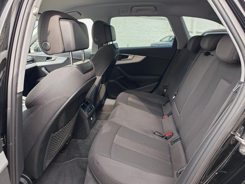 Audi A4 Avant (2021) 40 TDI quattro  - fotka 13 z 25
