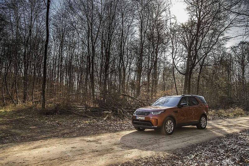 Land Rover Discovery.