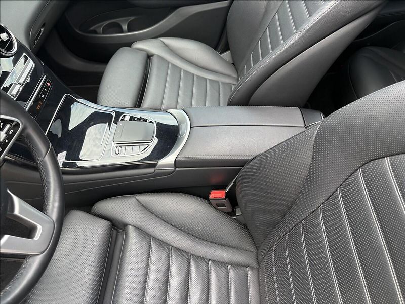 Mercedes-Benz GLC 200 145 KW 4MATIC CZ 1 DPH - fotka 22 z 37