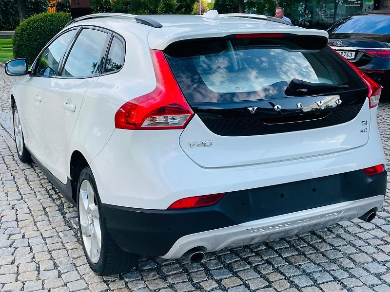 Volvo V40 2.0i AUT 1MAJITEL CROSS COUNTR - fotka 15 z 49