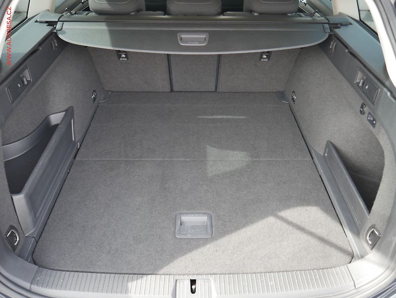 Volkswagen Passat (2015) 2.0TDi, AC, LED, park.asist - fotka 7 z 24