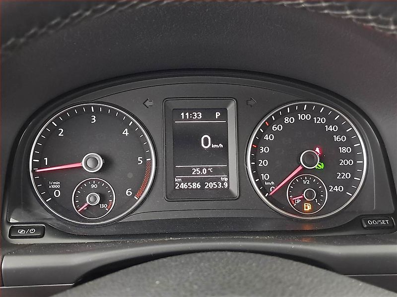 Volkswagen Touran (2014) 1.6 TDI, Automat, Xenony - fotka 11 z 16