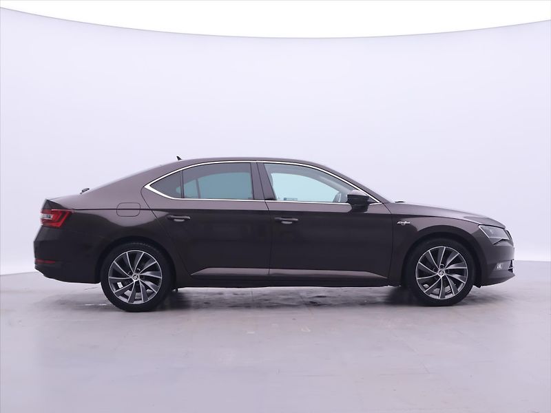 Škoda Superb 2,0 TDI 110kW L&K CZ Xenon - fotka 8 z 33