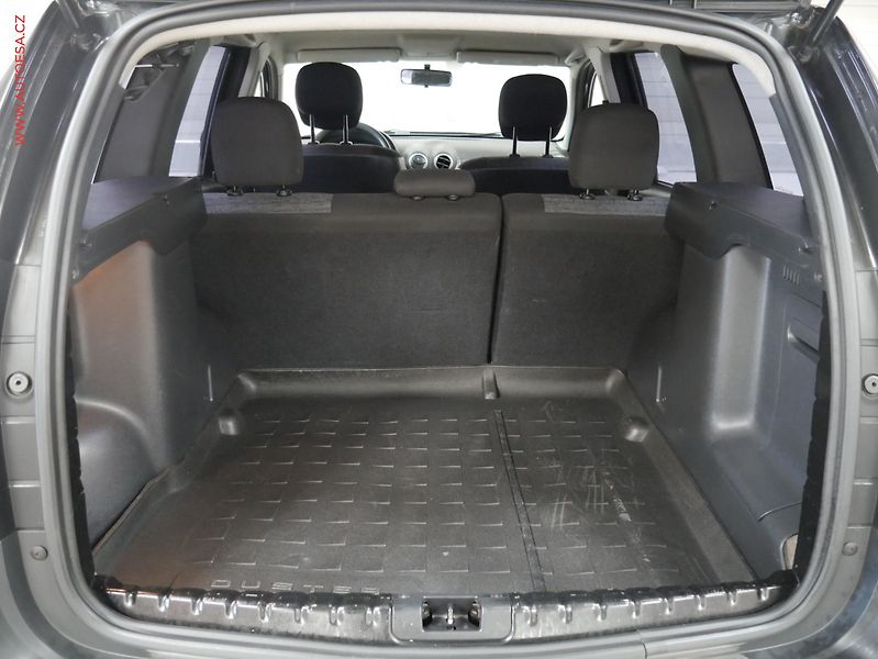Dacia Duster (2011) 1.6i, ČR, AC - fotka 7 z 17