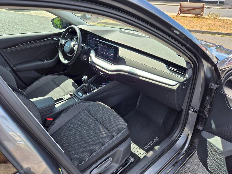 Škoda Octavia (2025) Selection 1,5 TSI 110 kW 6°man - fotka 18 z 40