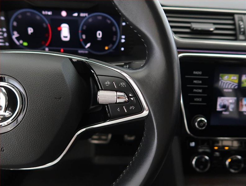 Škoda Superb (2022) Scout 2.0 TSI - fotka 25 z 32