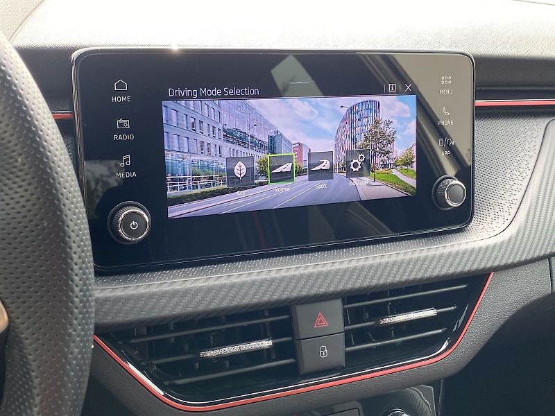 Škoda Kamiq (2025) 1.5 TSI DSG Monte Carlo - fotka 19 z 34