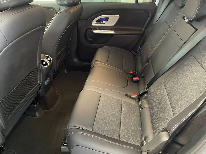 Mercedes-Benz GLB (2026) 250+ s technologií EQ - fotka 3 z 6