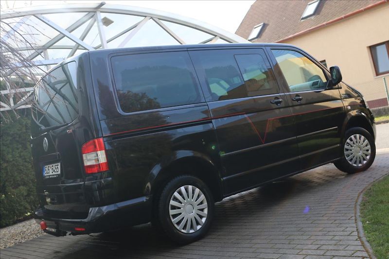 Volkswagen Multivan 2,5 TDi, Tažné , Klima - fotka 9 z 40