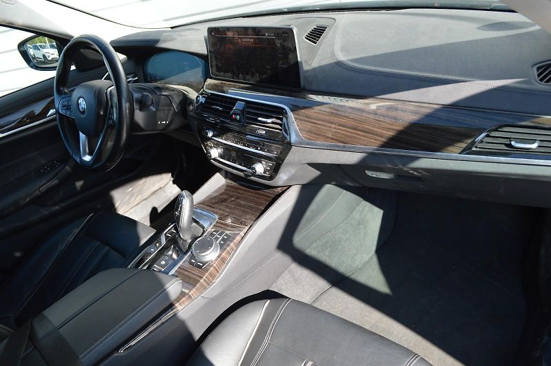 BMW Řada 5 520d tažné 4x klima 360kam - fotka 3 z 7